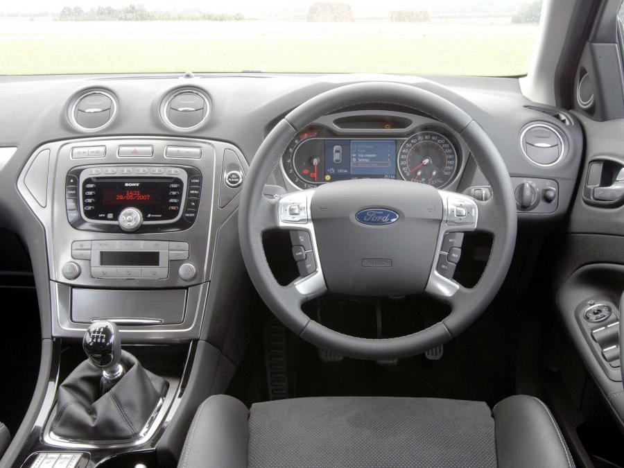  Ford Mondeo Sedan 2007 года  (UK) (фото 5 из 8)